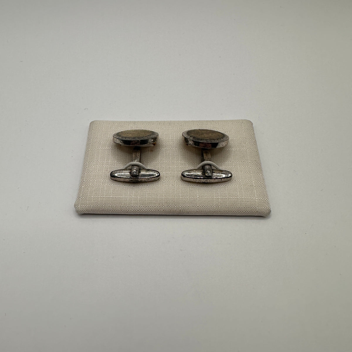 Vintage Manschettenknopf mit gewebtem Inlay aus 925er Silber, unmarkiert