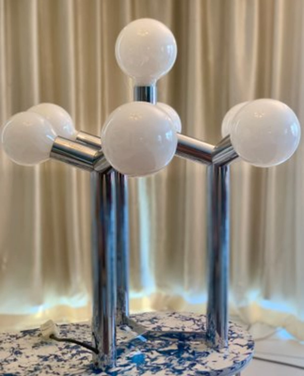 Vintage Tischlampe von J. T. Kalmar für Kalmar in Chrom und weißem Glas