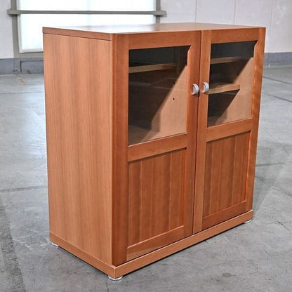 Vintage Schrank Kirschholz mit Glastüren, Stauraum und Regalböden, gebraucht
