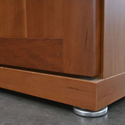 Vintage Schrank Kirschholz mit Glastüren, Stauraum und Regalböden, gebraucht