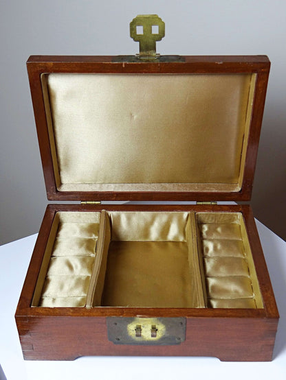 Vintage Schmuckdose Holz China mit Shou-Dekor in Kupfer