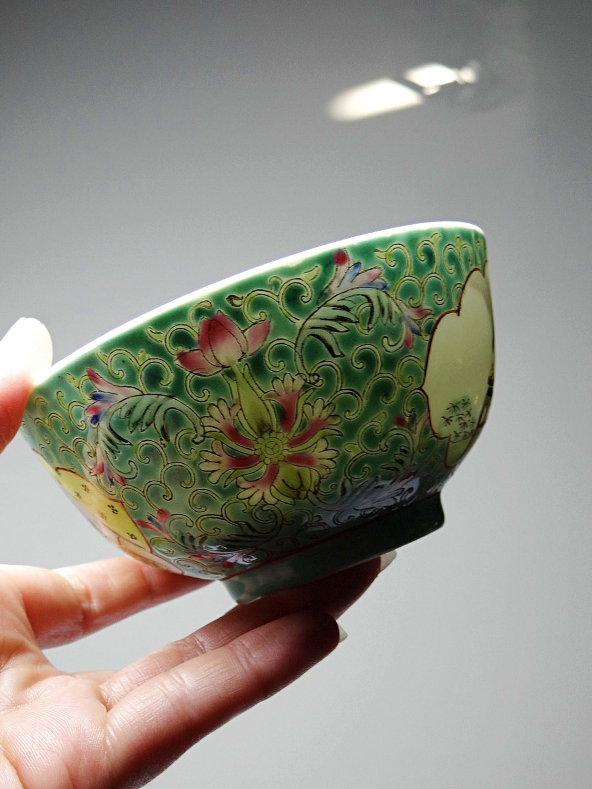 Vintage Porzellanschale Famille Rose Jingdezhen, Damen-Motiv 60er