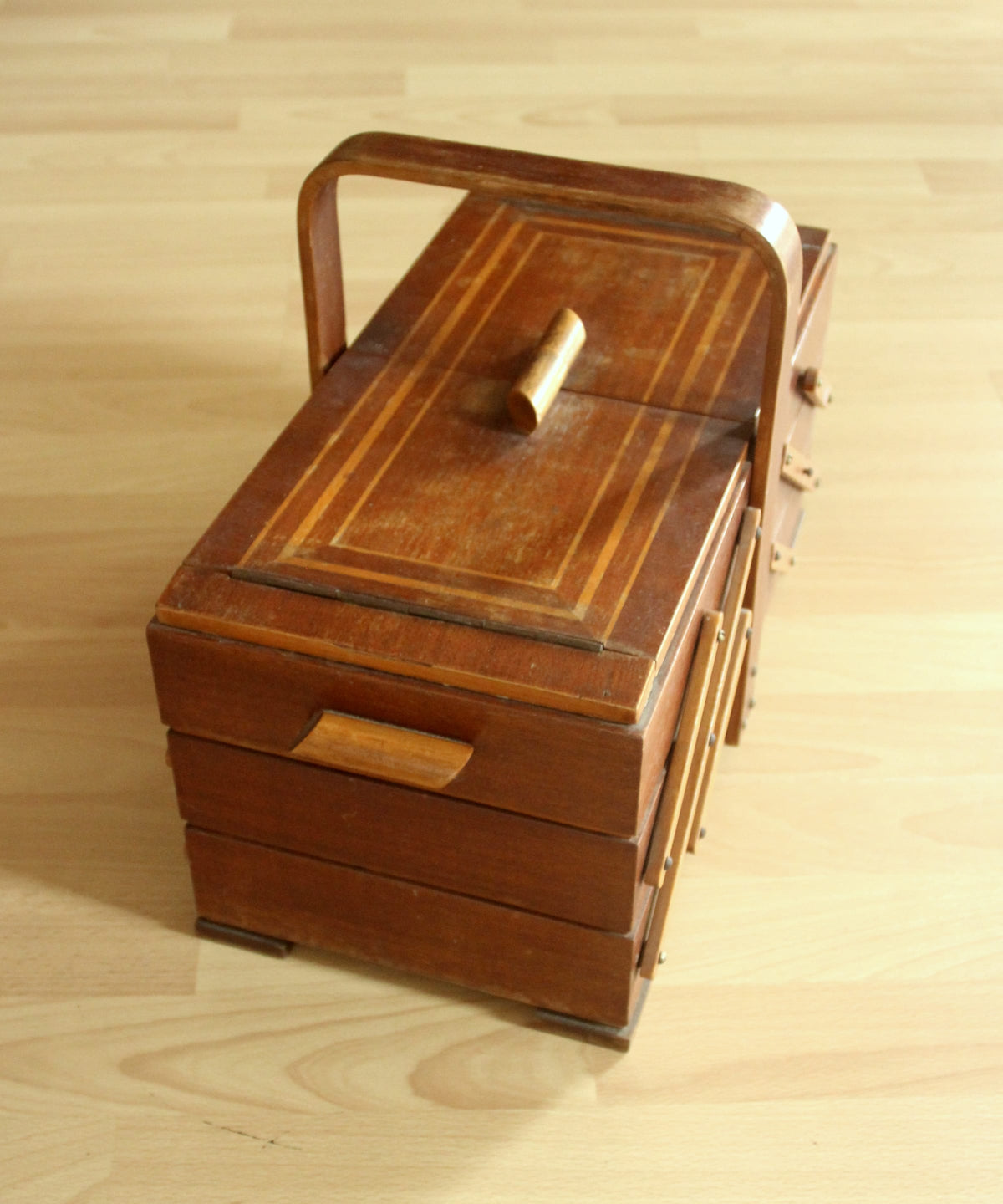 Vintage Nähkasten Truhe aus Holz und Metall, Art Deco 1930er