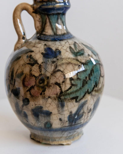 Vintage Keramikvase, handbemalt mit floralem Muster und Henkel, 18. Jahrhundert
