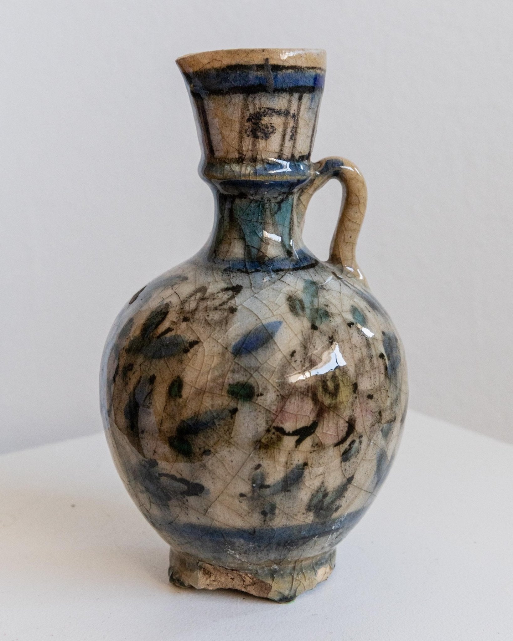 Vintage Keramikvase, handbemalt mit floralem Muster und Henkel, 18. Jahrhundert