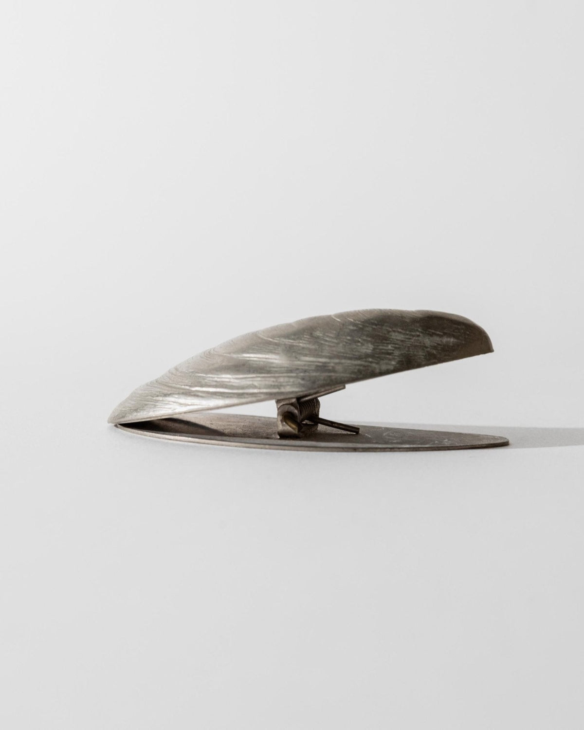 Vintage Papierklammer Muschelform aus Silber, um 1900