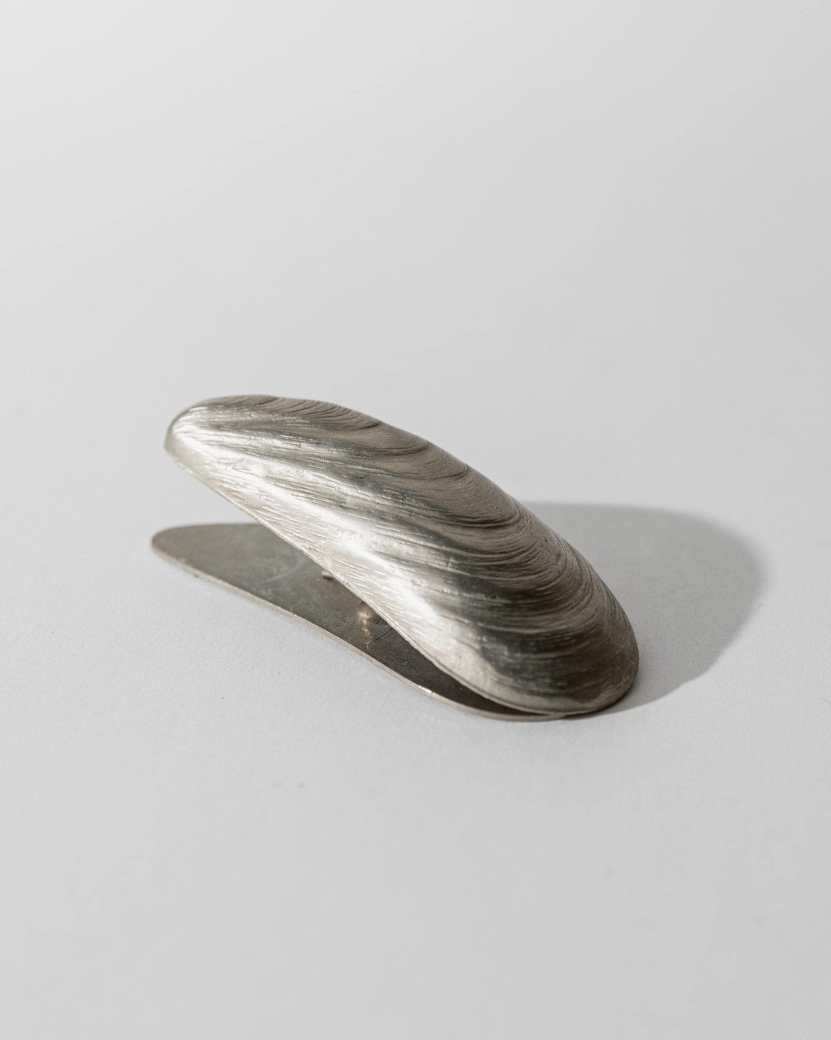 Vintage Papierklammer Muschelform aus Silber, um 1900