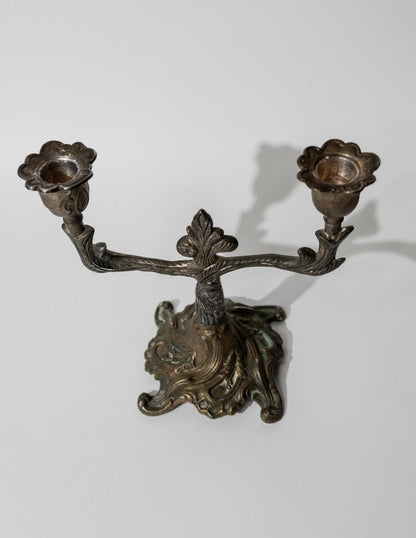 Vintage Bronze Kerzenhalter für zwei Kerzen im Art Déco Design mit floralen Verzierungen