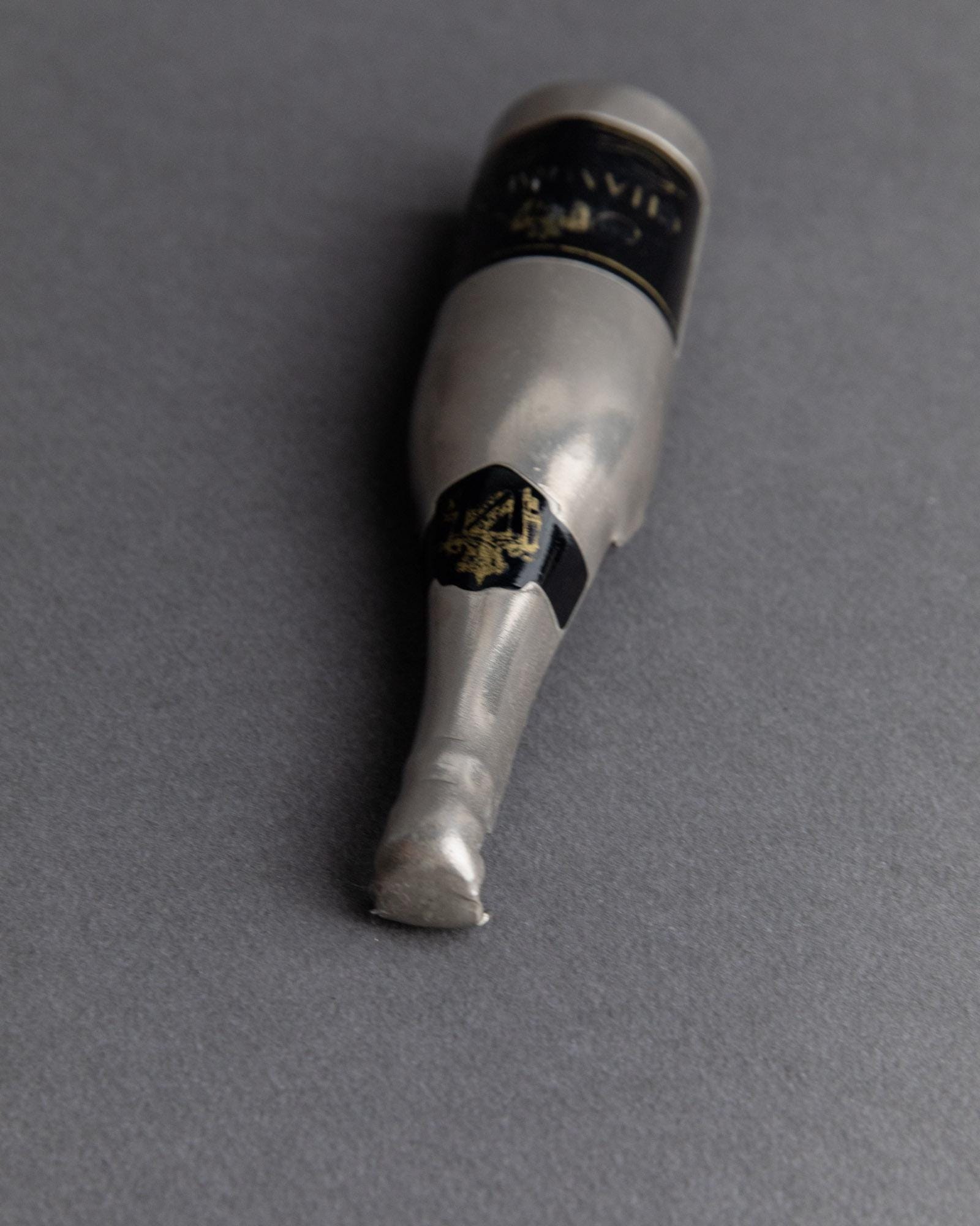 Vintage Flaschenöffner Champagnerflasche Frankreich zeitloses Baraccessoire seltenes Sammlerstück