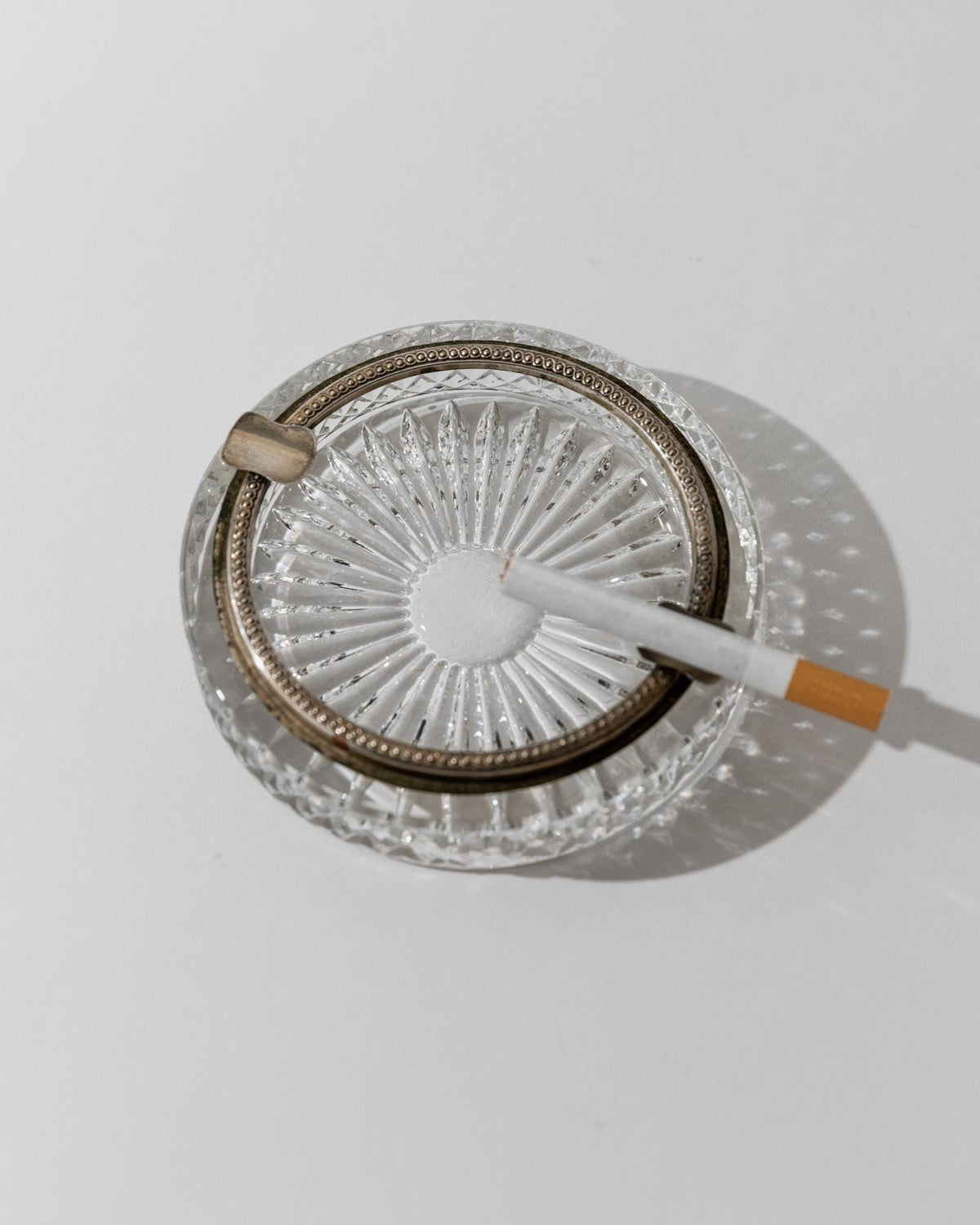 Vintage Aschenbecher Kristallglas rund mit versilbertem Rand