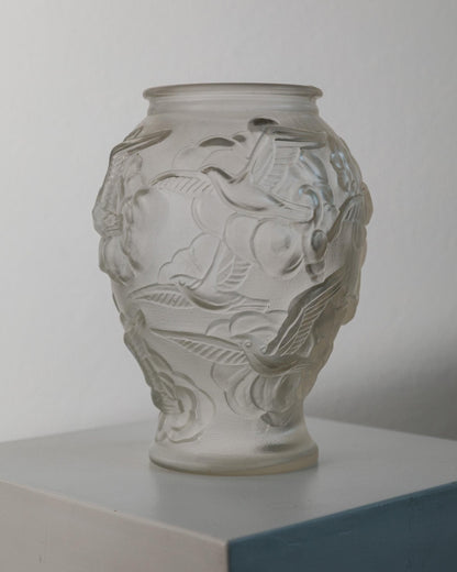 Vintage Art Deco Vase mit Schwalben-Relief von Josef Inwald