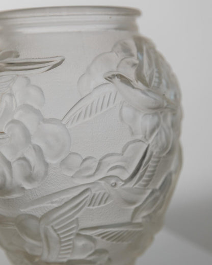 Vintage Art Deco Vase mit Schwalben-Relief von Josef Inwald