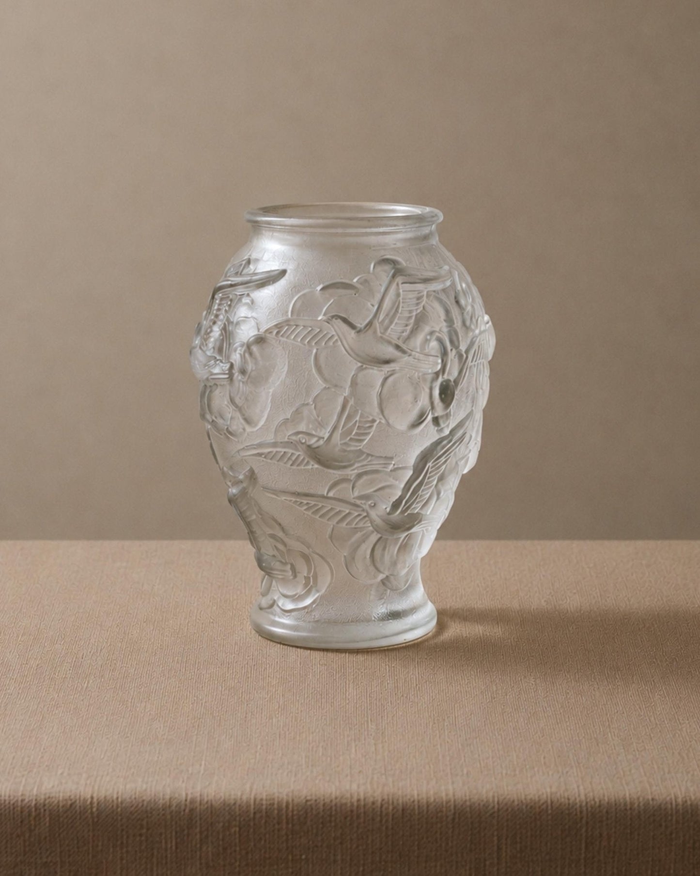 Vintage Art Deco Vase mit Schwalben-Relief von Josef Inwald