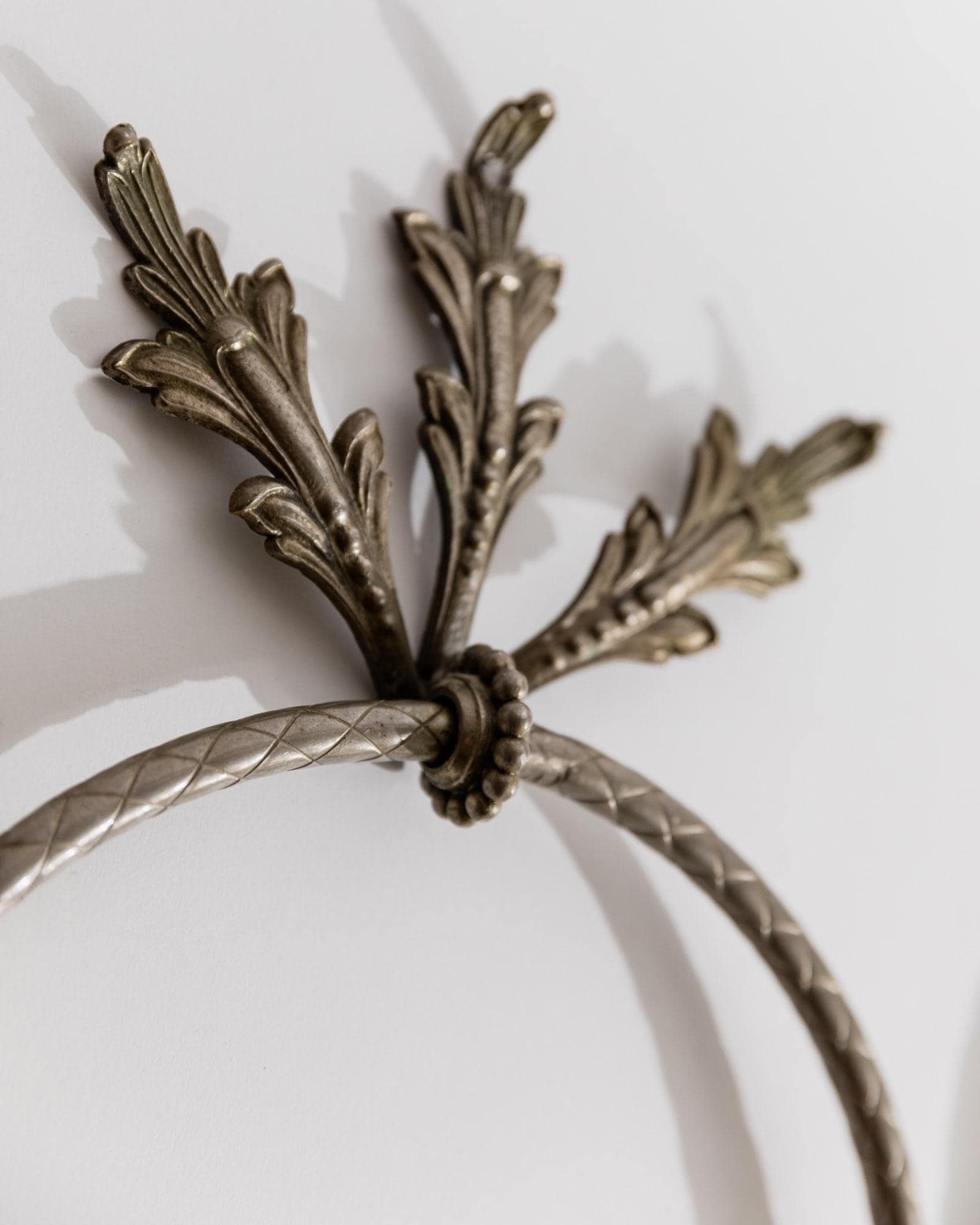 Vintage Handtuchring Set von 2 Eichenblatt Relief