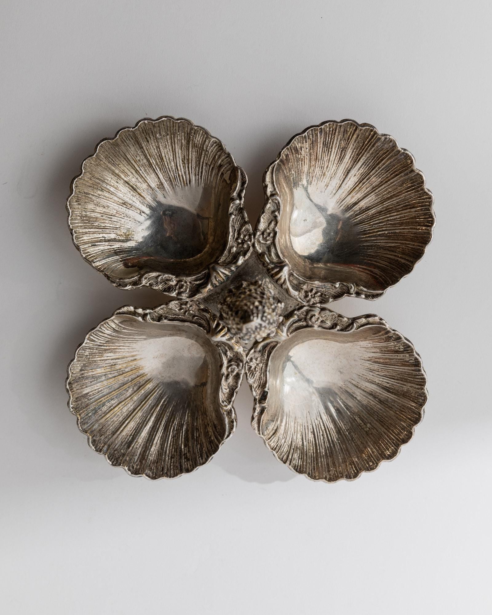 Vintage Schale Art Deco mit Muschelschalen und Zapfengriff