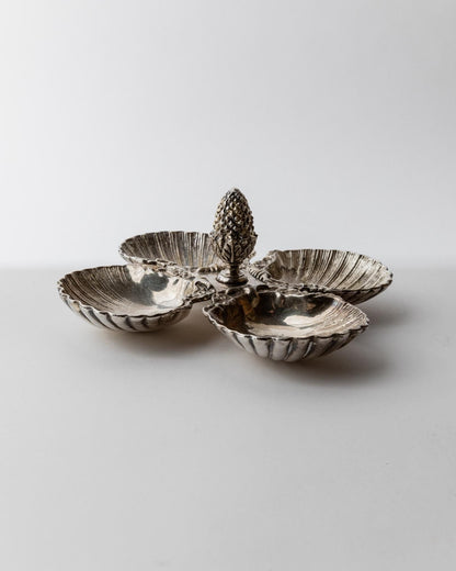 Vintage Schale Art Deco mit Muschelschalen und Zapfengriff