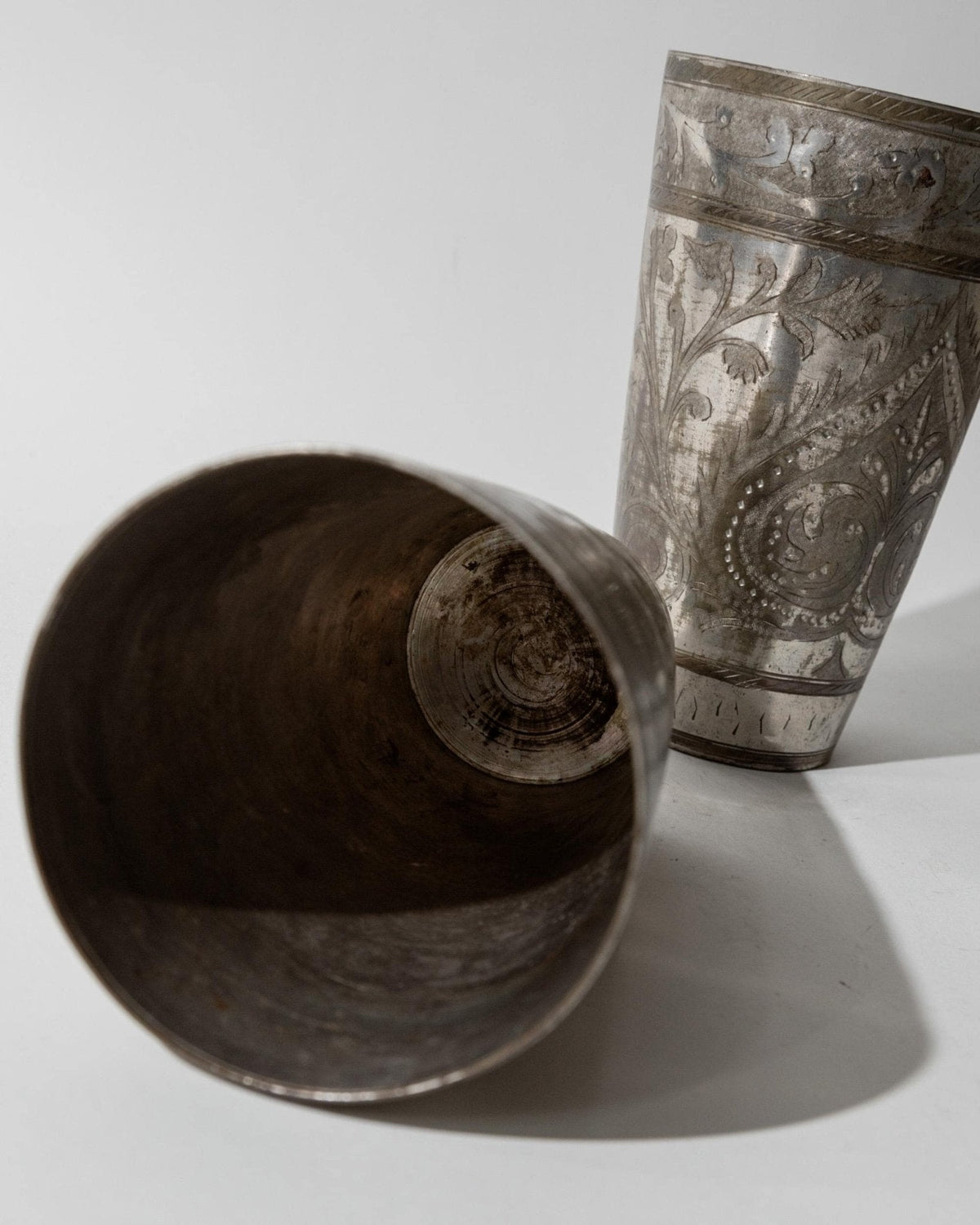 Set von 2 Vintage Trinkbecher aus Messing, versilbert, Art Deco