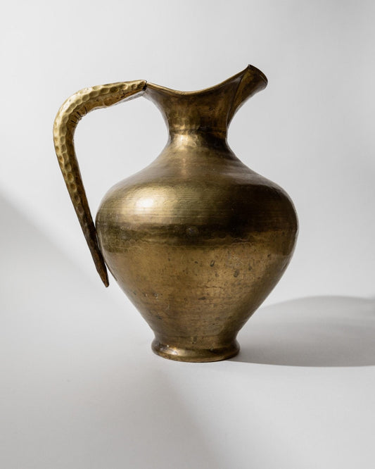 Vintage Messing Vase in Amphorenform, handgehämmert, Italien 1940er