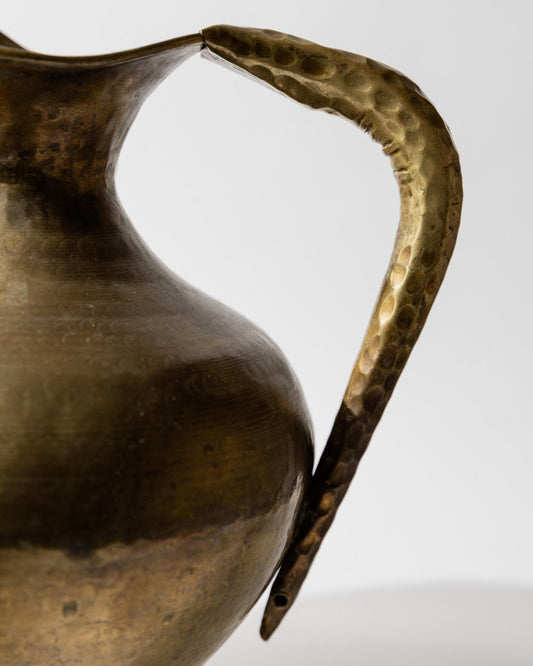 Vintage Messing Vase in Amphorenform, handgehämmert, Italien 1940er