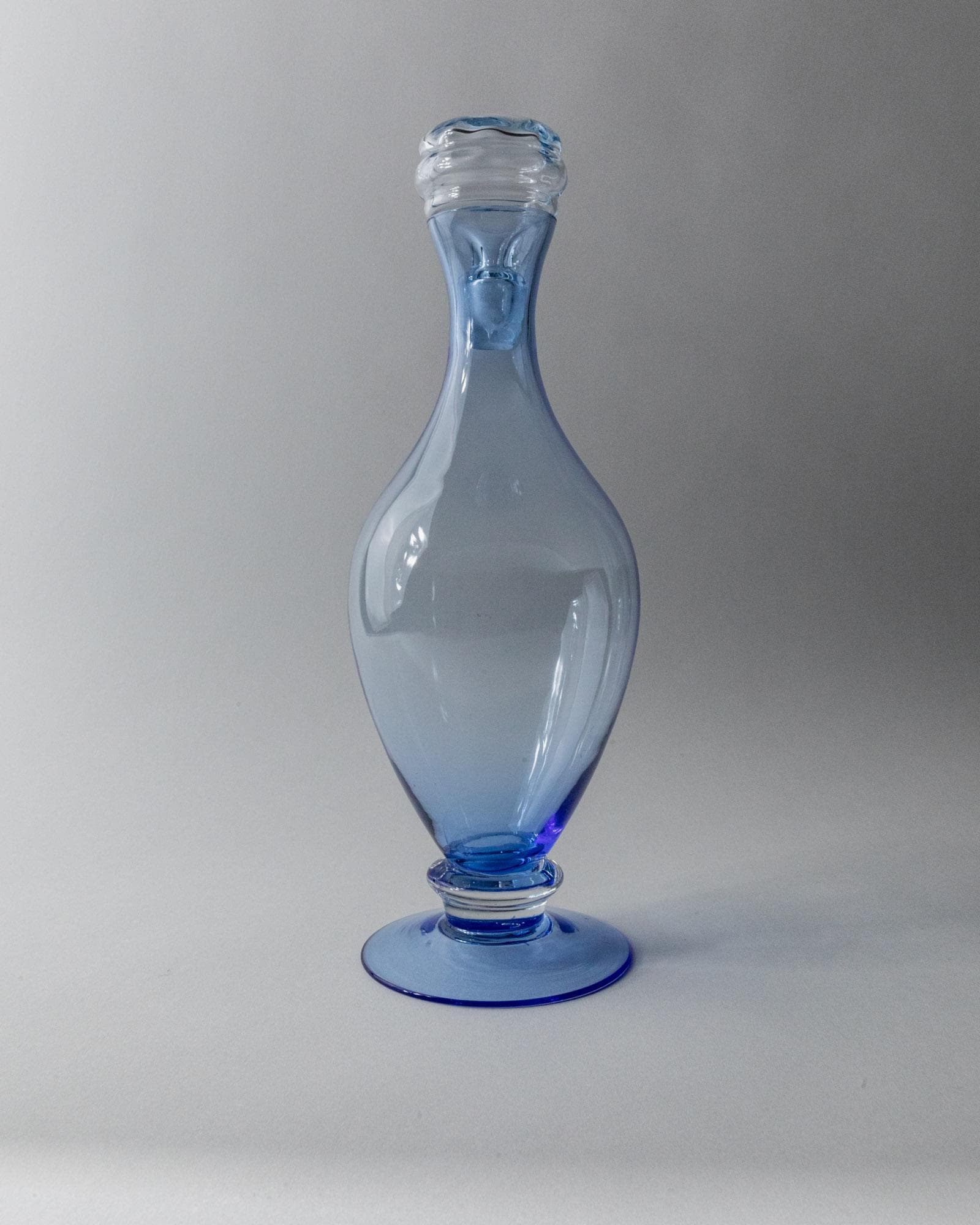 Vintage Dekanter Set von 2 Murano Glas von Murano Italien blaue skulpturale Formen