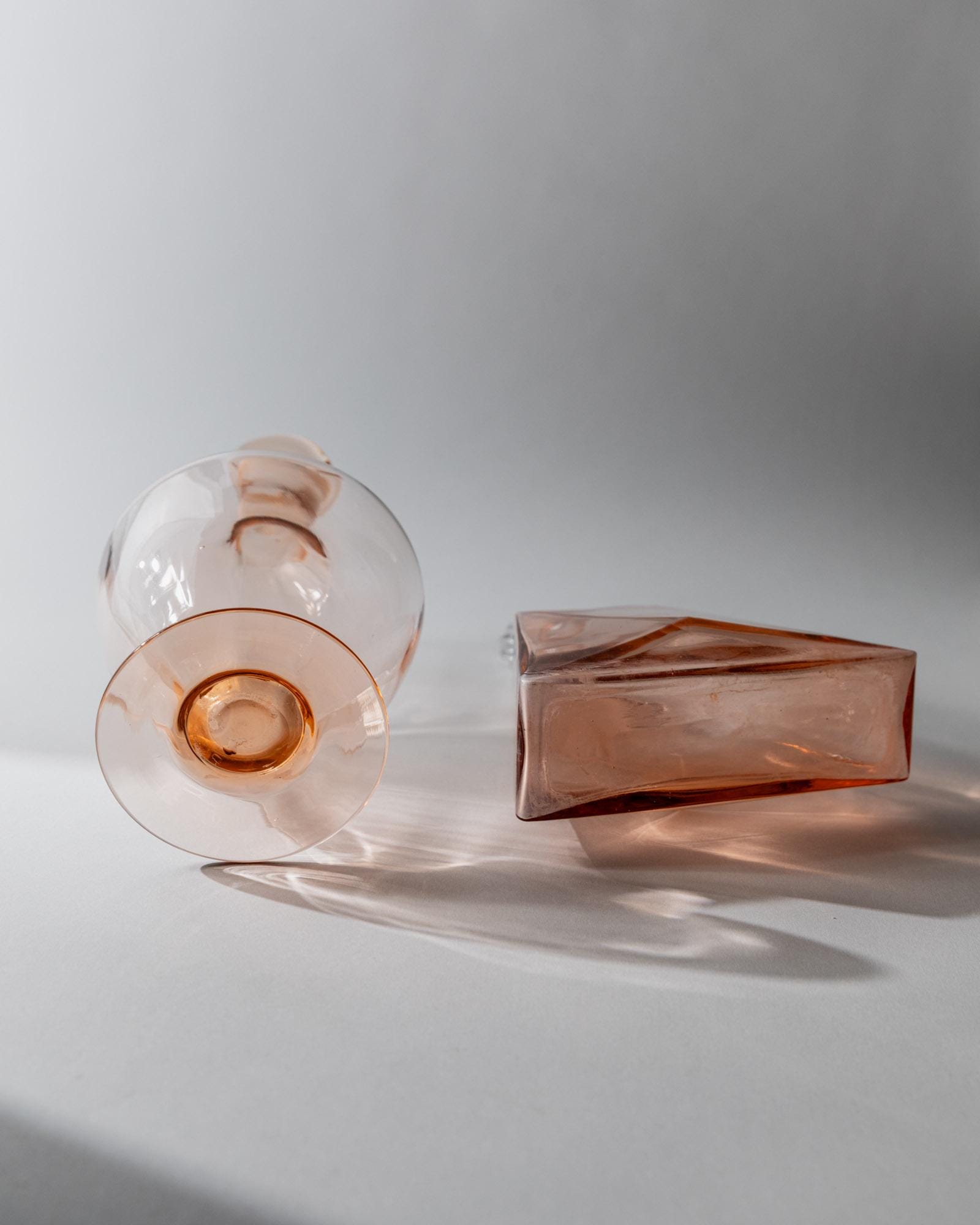 Vintage Dekanter Set von 2 Murano Glas Rosalin verschiedene Formen