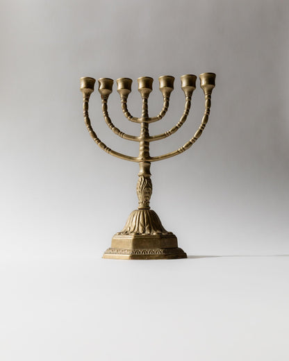 Vintage Kerzenhalter Seven-arm Menorah mit Ornamenten Judaica Tischdeko