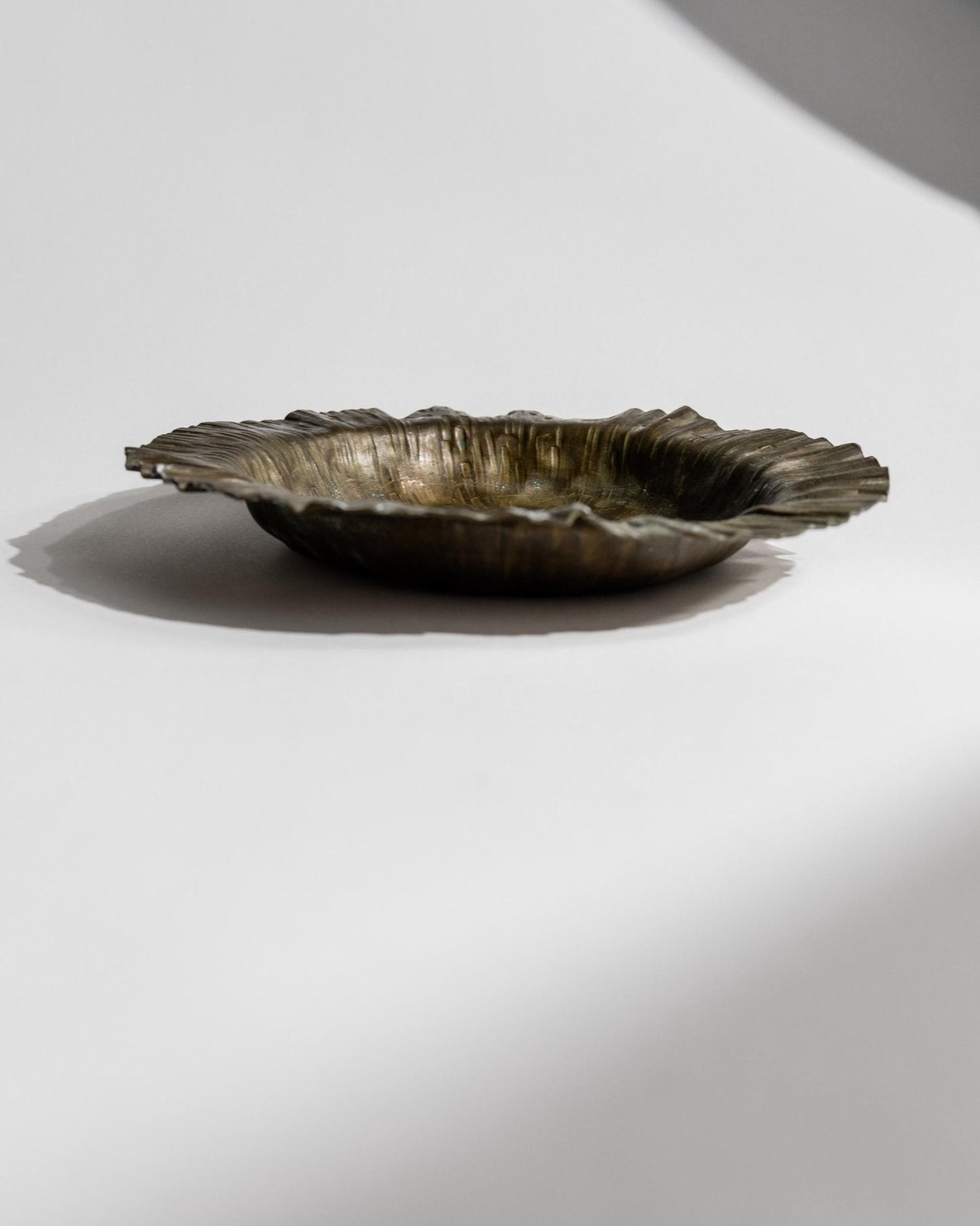 Vintage Schale Flower Relief von Marioni für Marioni Italy