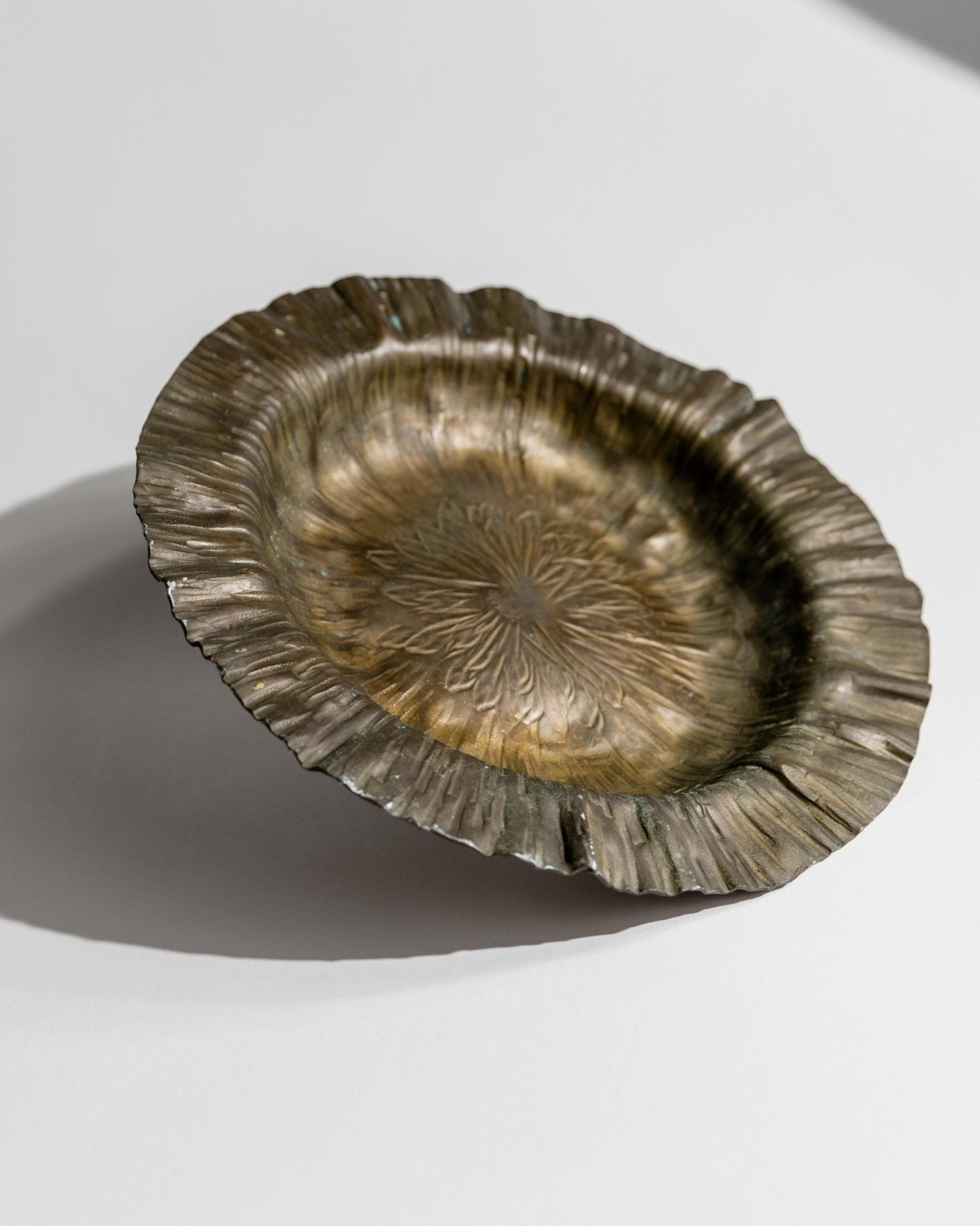 Vintage Schale Flower Relief von Marioni für Marioni Italy