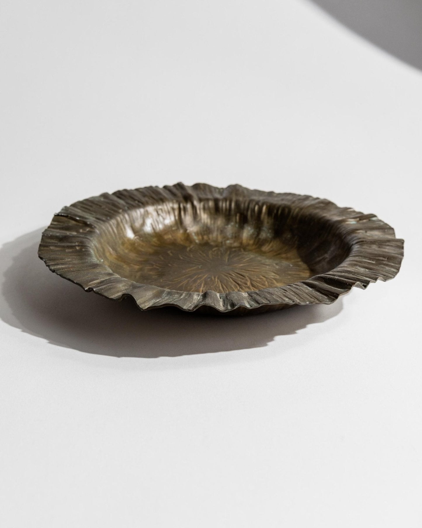 Vintage Schale Flower Relief von Marioni für Marioni Italy