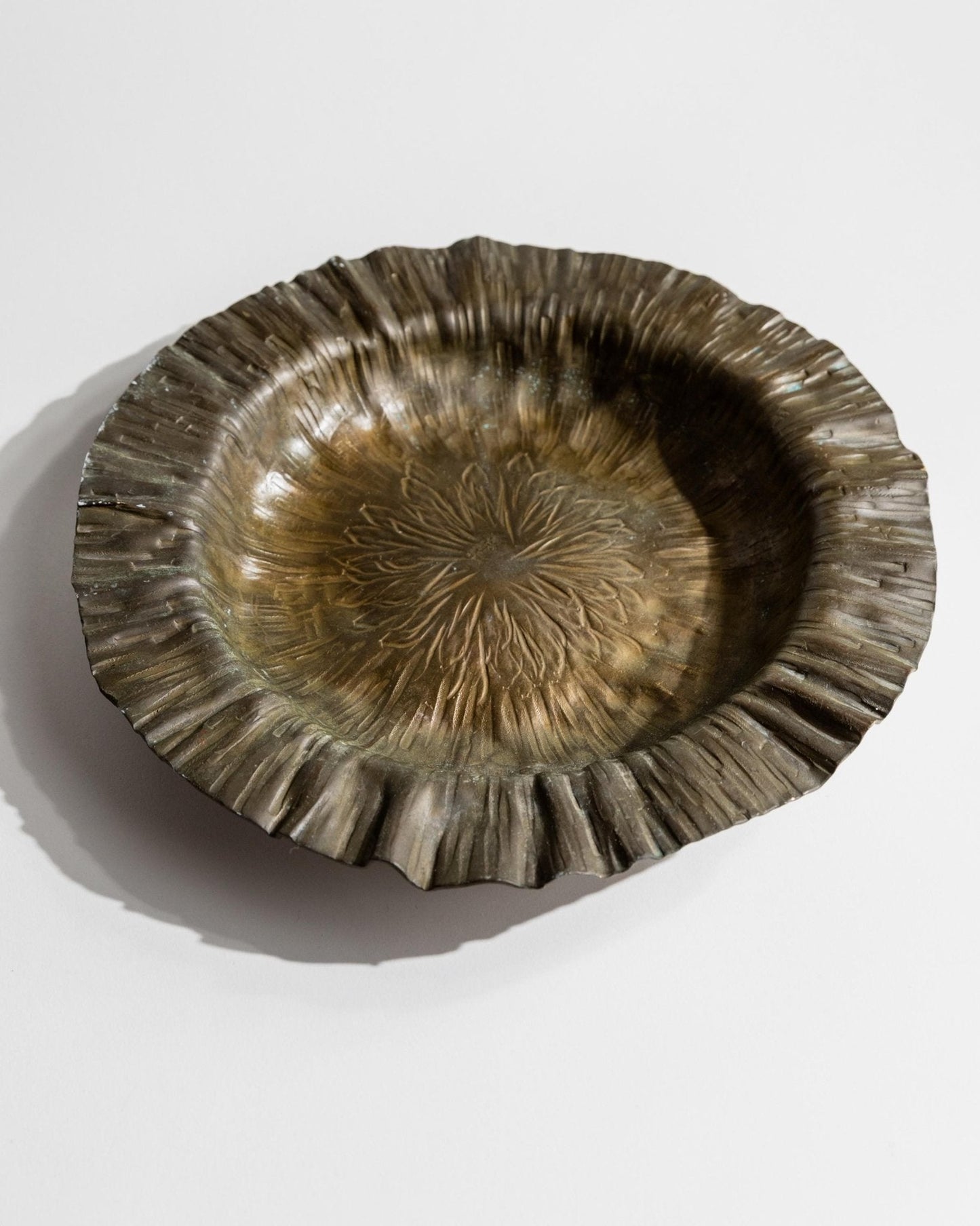 Vintage Schale Flower Relief von Marioni für Marioni Italy