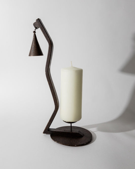 Vintage Kerzenhalter aus Eisen mit Zickzack-Design und abnehmbarem Kerzenlöscher, 1960er