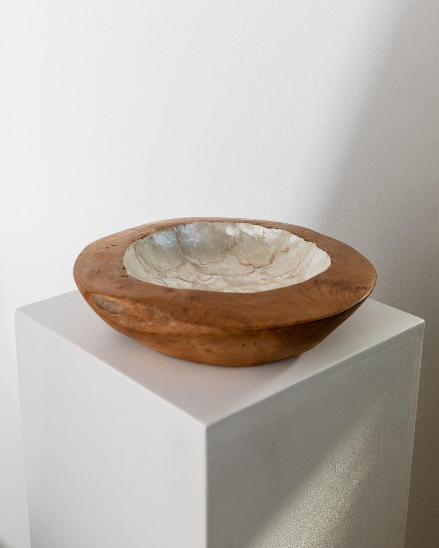 Vintage Schale mit Perlmuttintarsien, 1960er, handgefertigt, organische Form, Italien