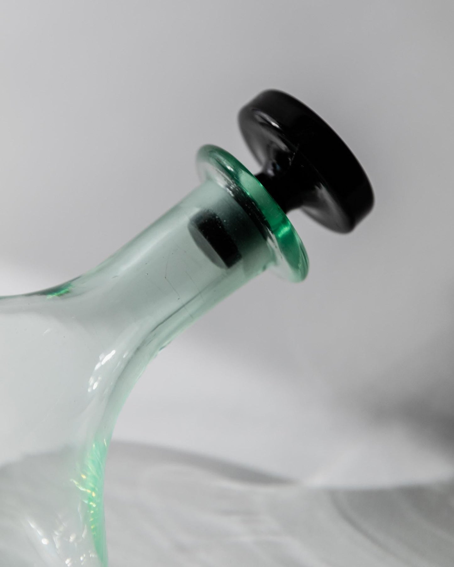 Vintage Dekanter aus Murano Glas grün schwarz von Murano