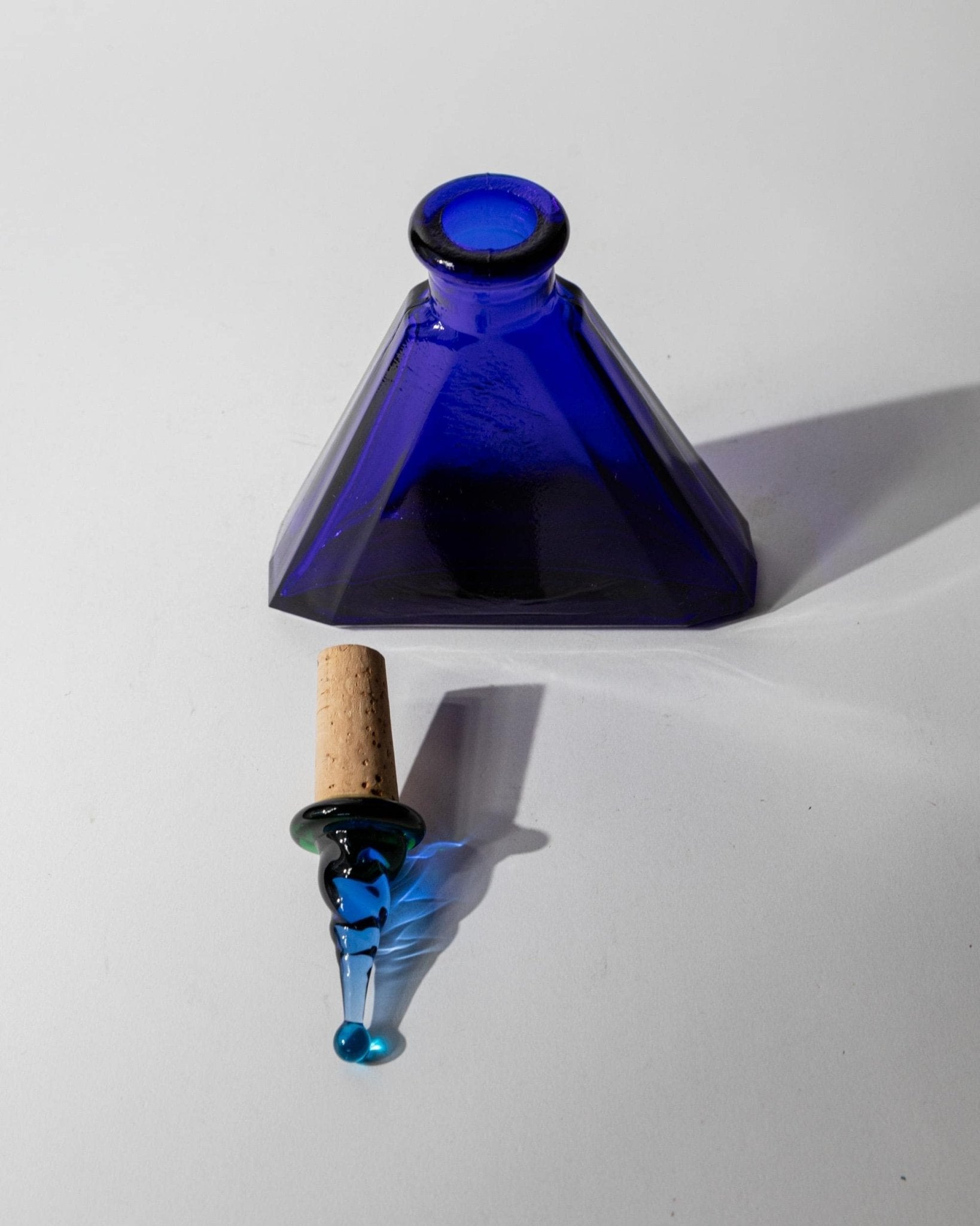 Vintage Murano Glas Karaffe, royal blau, dreieckig, 1960er Jahre