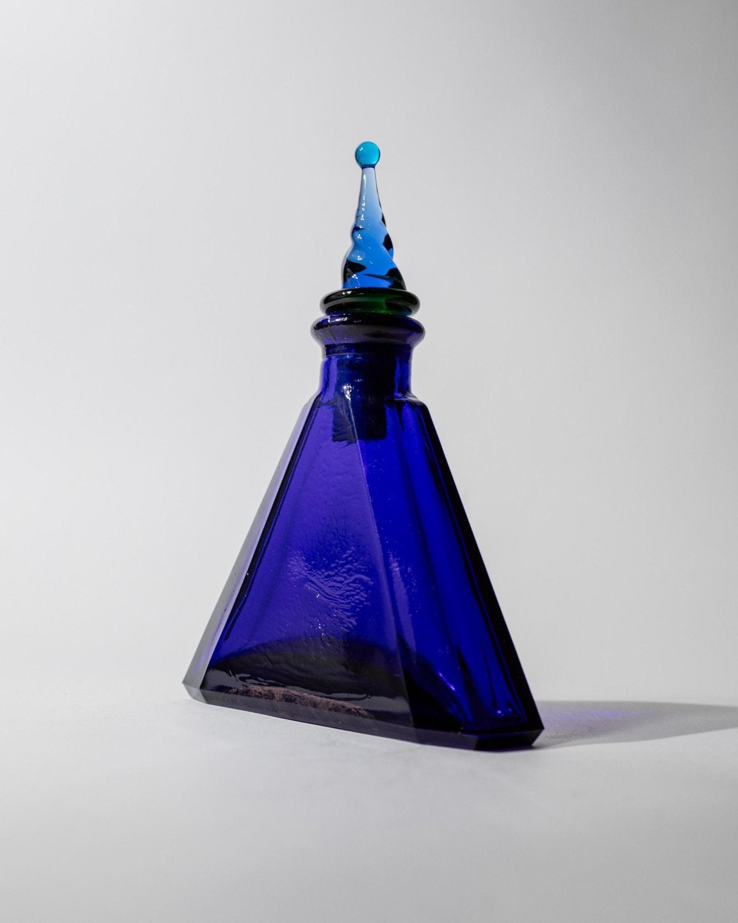 Vintage Murano Glas Karaffe, royal blau, dreieckig, 1960er Jahre