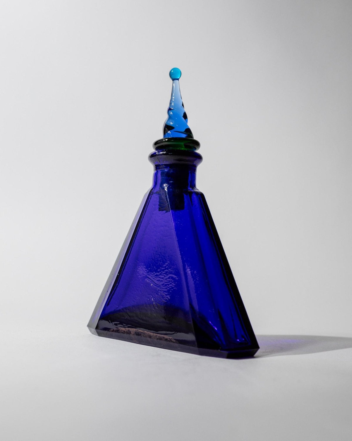 Vintage Murano Glas Karaffe, royal blau, dreieckig, 1960er Jahre
