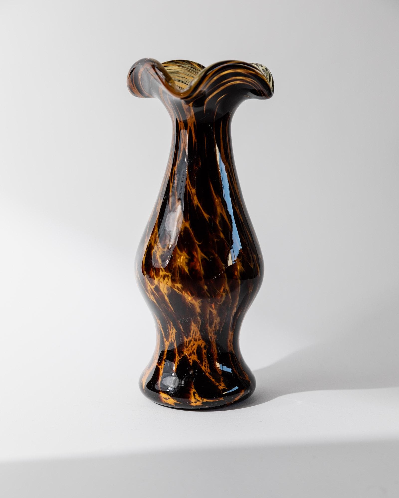 Vintage Vase Murano Glas Tortoise Muster mit gewelltem Rand von Murano