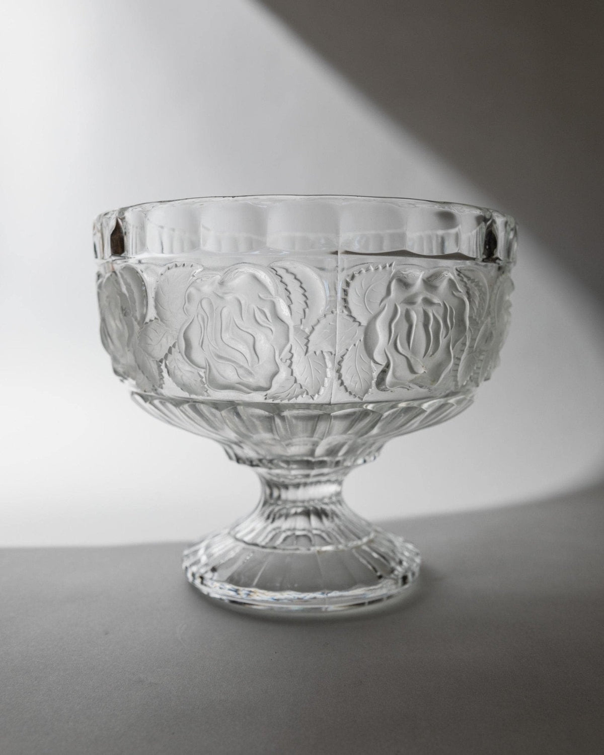 Vintage Glasschale auf Fuß, floral texturiert, 1960er Jahre