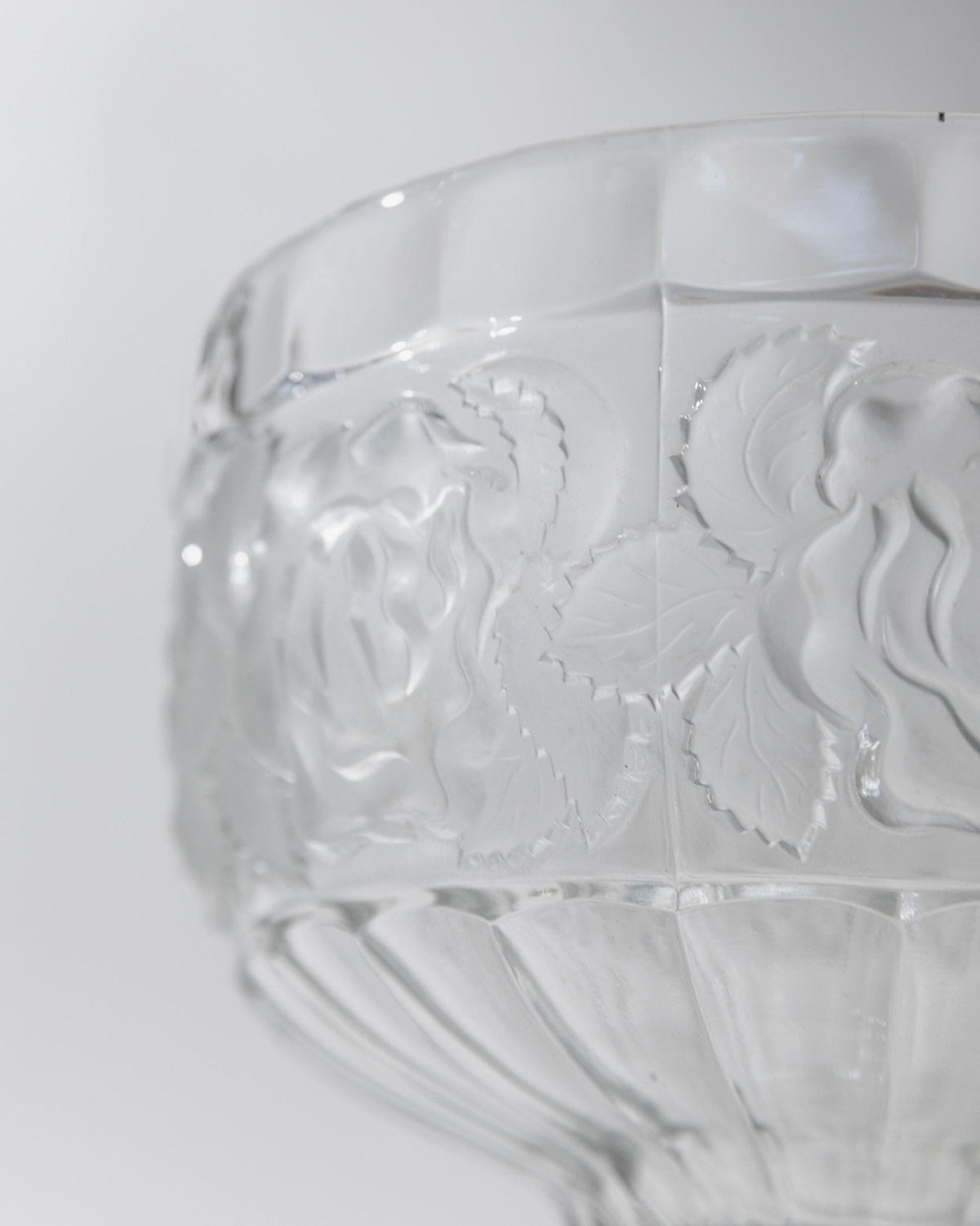 Vintage Glasschale auf Fuß, floral texturiert, 1960er Jahre