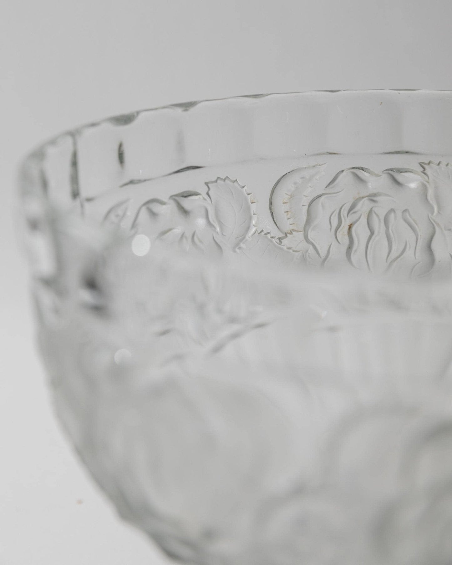 Vintage Glasschale auf Fuß, floral texturiert, 1960er Jahre