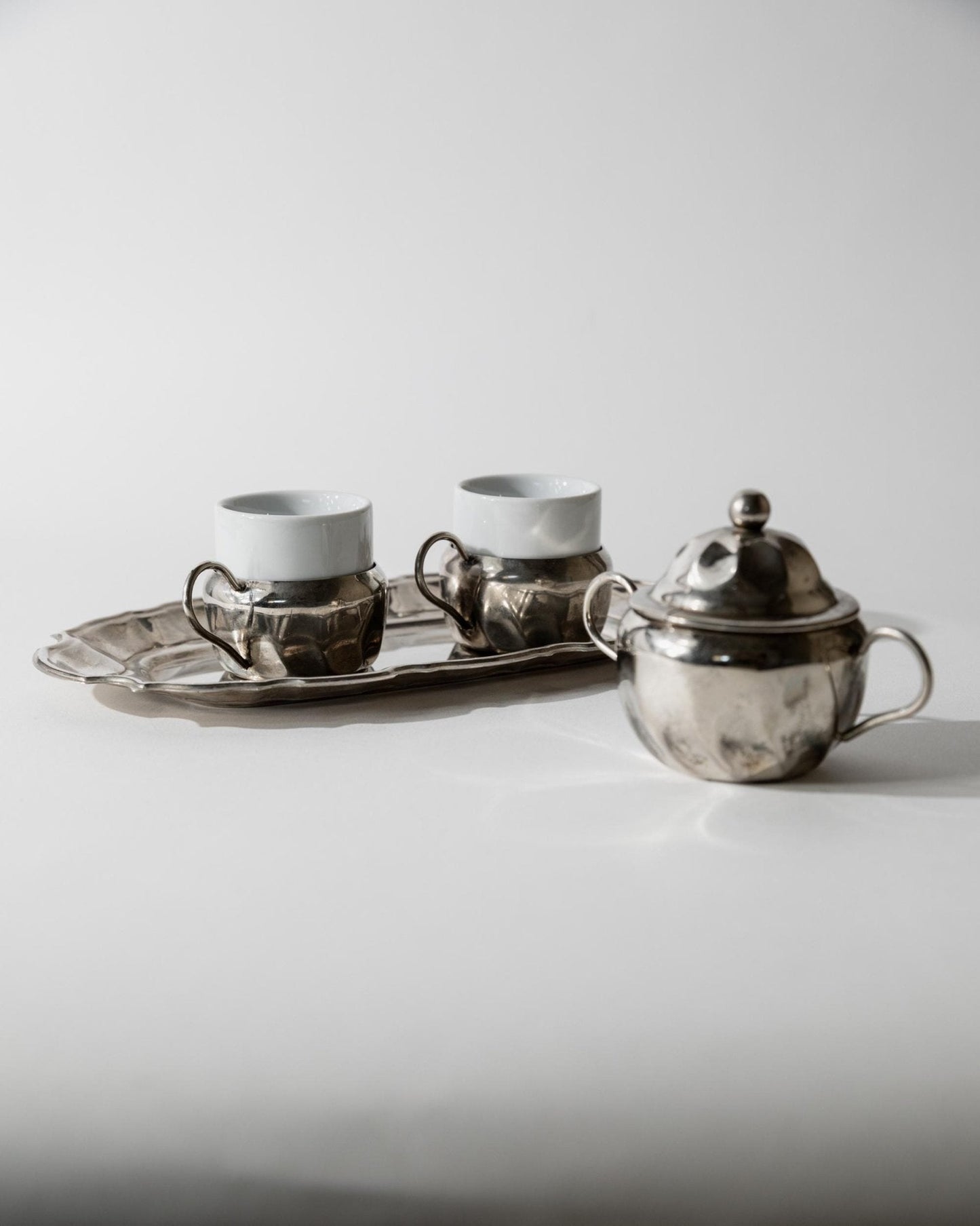 Vintage versilbertes Kaffeeset mit zwei Espressotassen, Zuckerdose und Tablett, 1960er