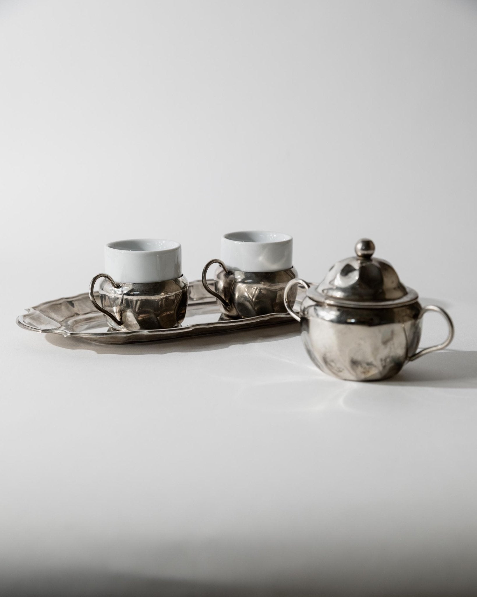 Vintage versilbertes Kaffeeset mit zwei Espressotassen, Zuckerdose und Tablett, 1960er