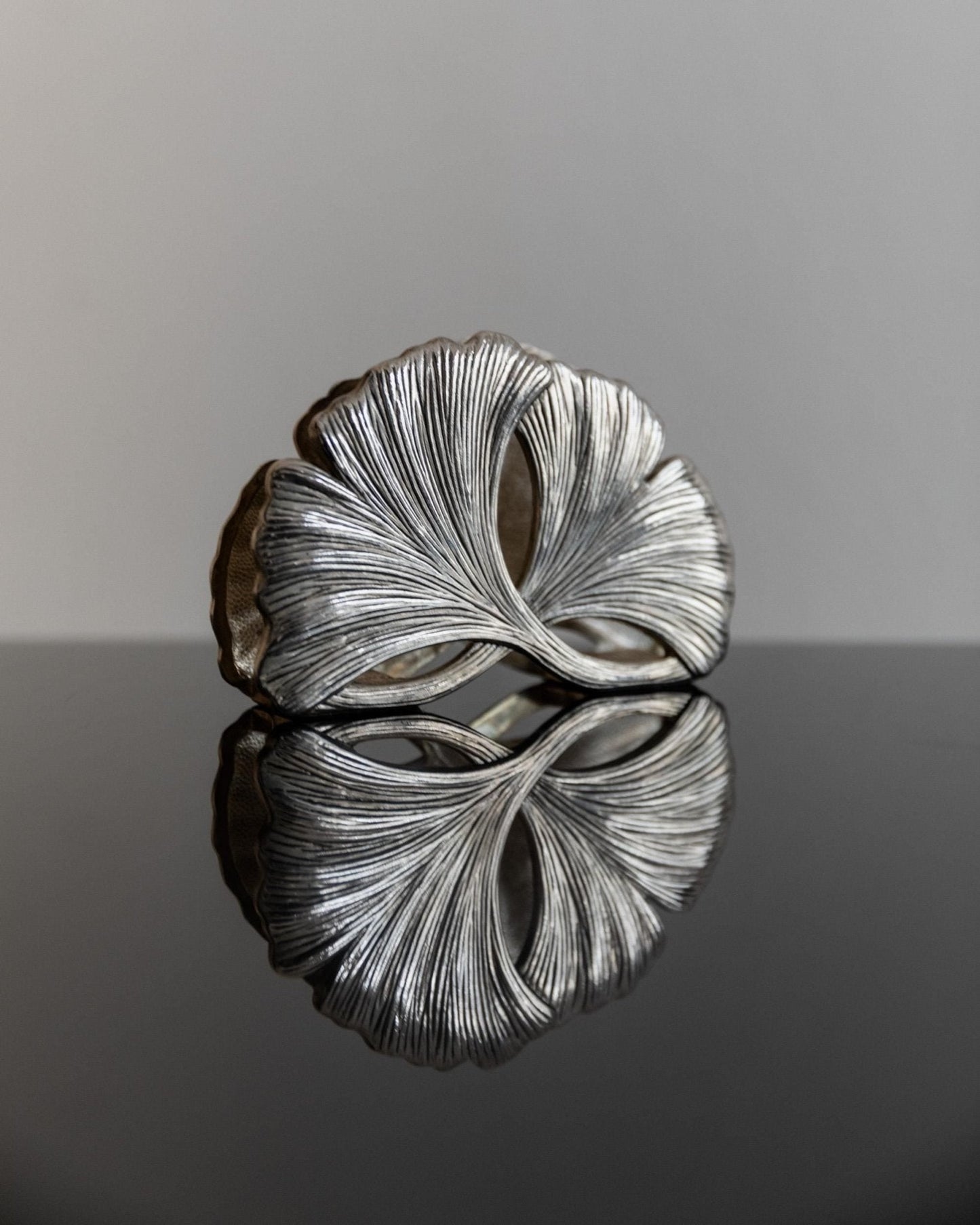 Vintage Halter Ginkgo-Motiv von Silea