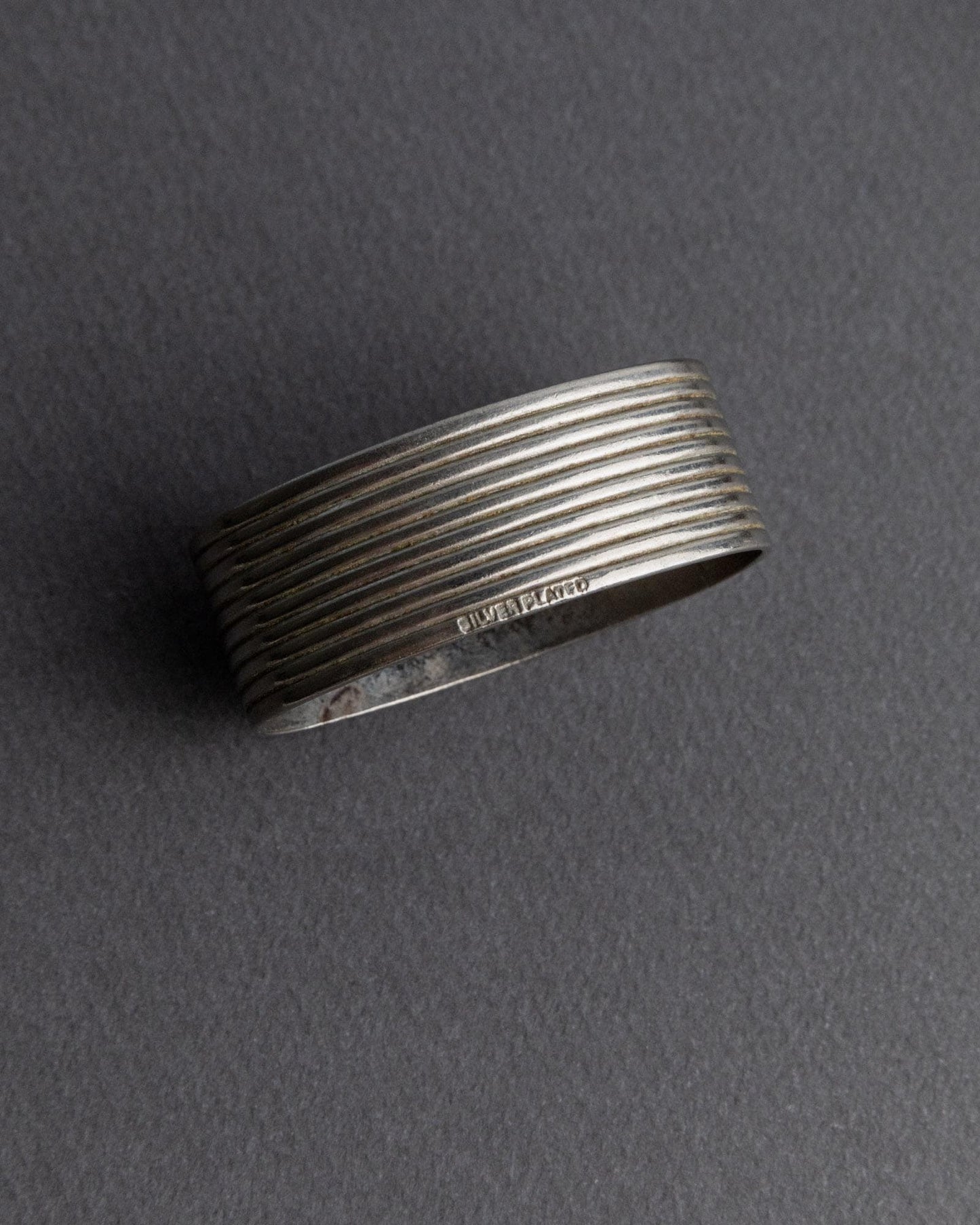 Vintage Serviettenring Set von 4 mit Löwenmotiv, geripptes Design, silberplattiert