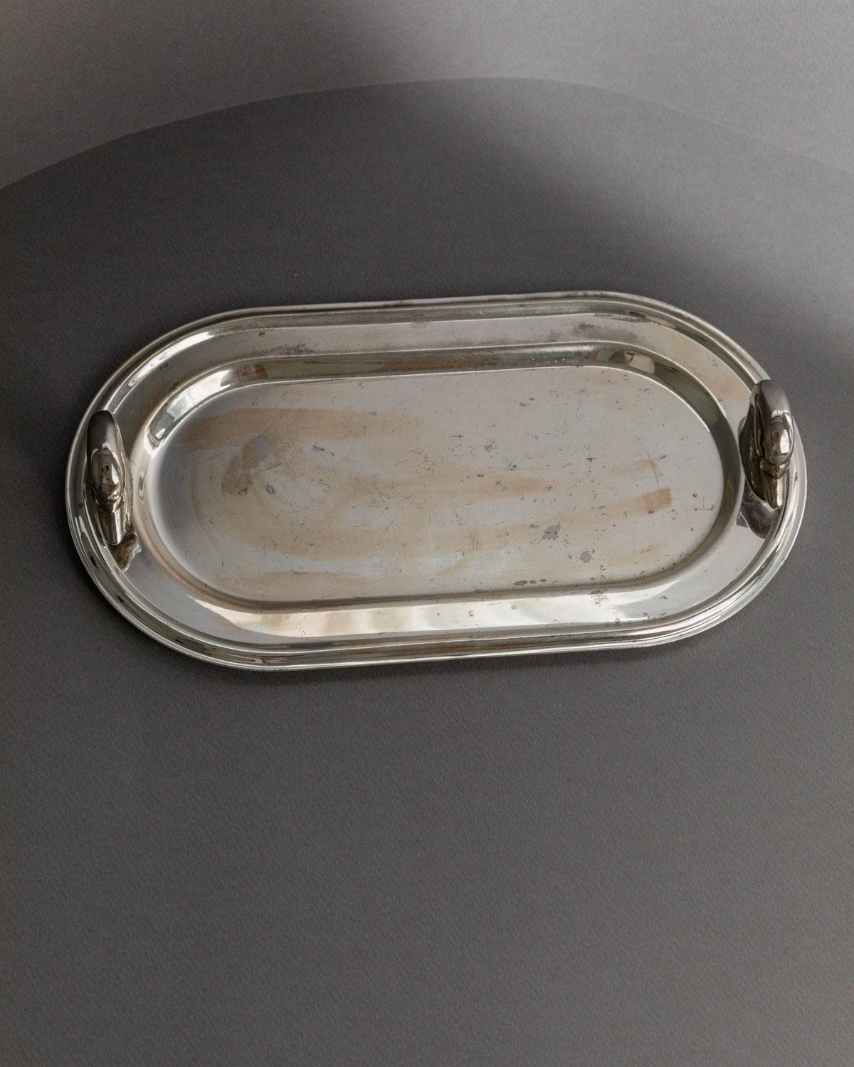 Vintage Tablett Oval mit Schwanenkopf-Griffen aus Frankreich, elegantes Geschenk