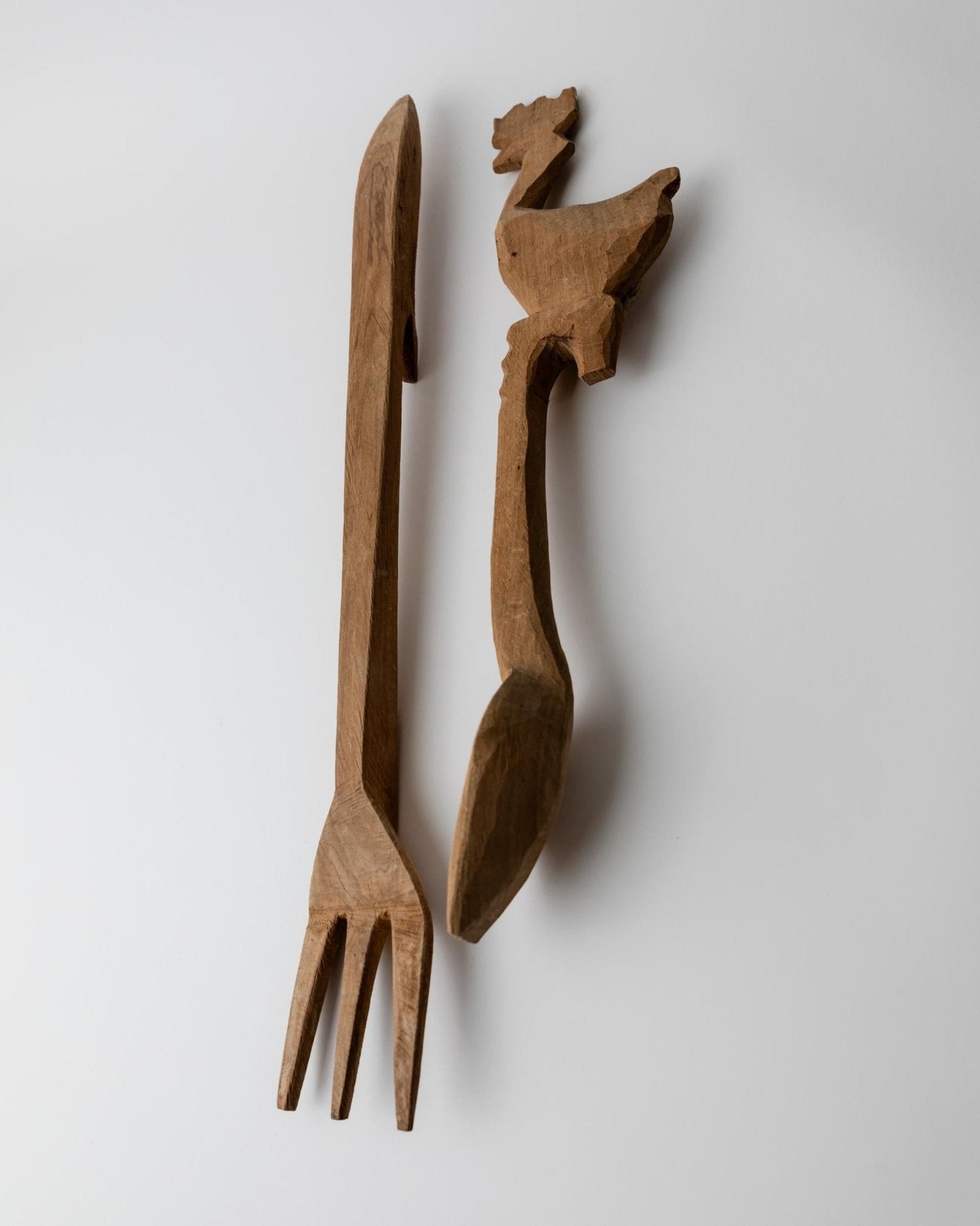 Vintage Besteck Skulpturen aus Holz, handgeschnitzte Gabel und Löffel mit Hahn, Italienische Volkskunst