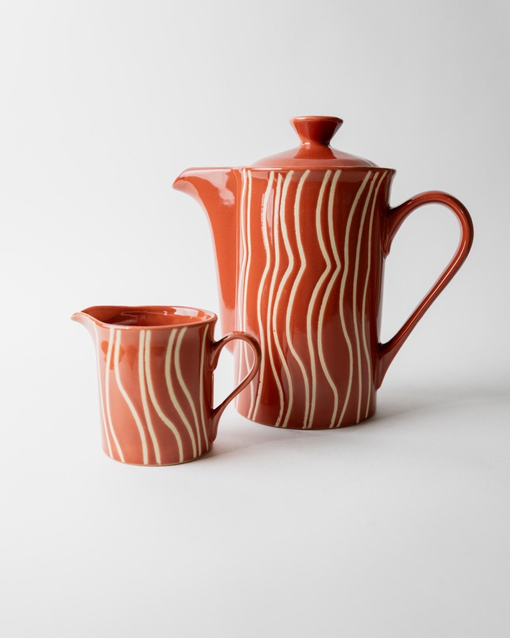 Vintage Keramik Teekanne mit Milchkännchen, Rostorange Streifenmuster