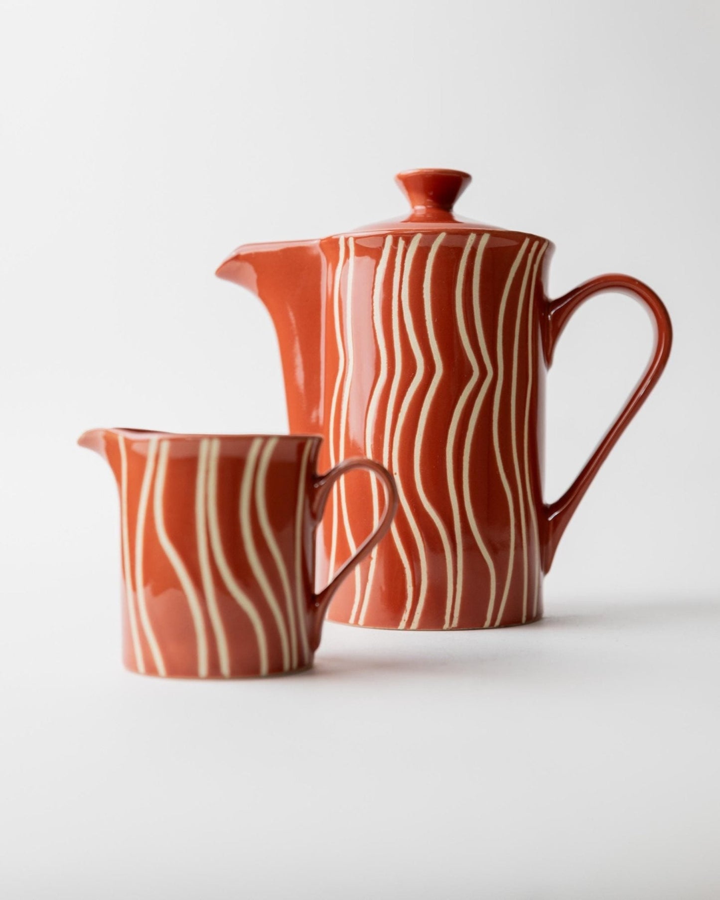 Vintage Keramik Teekanne mit Milchkännchen, Rostorange Streifenmuster