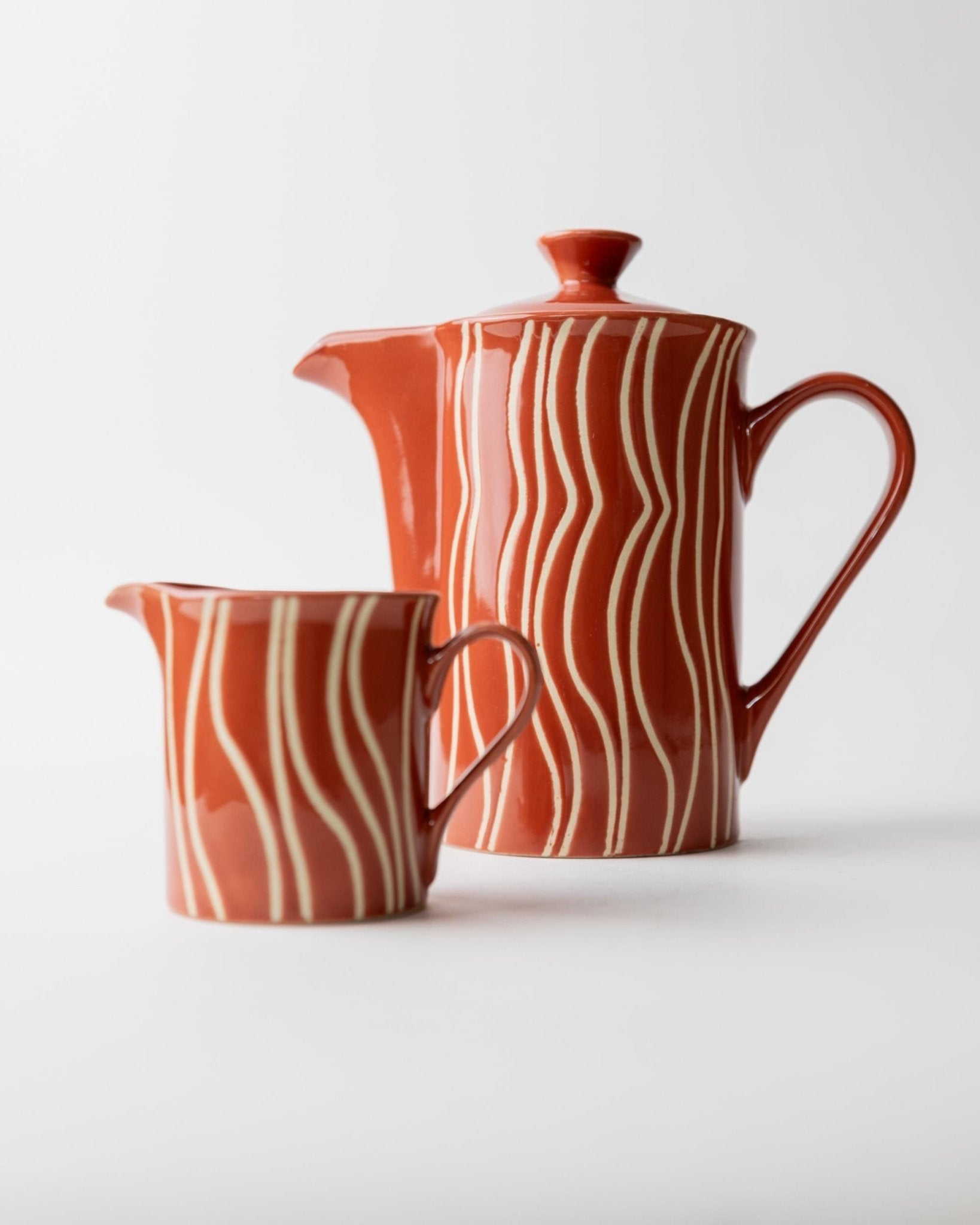 Vintage Keramik Teekanne mit Milchkännchen, Rostorange Streifenmuster