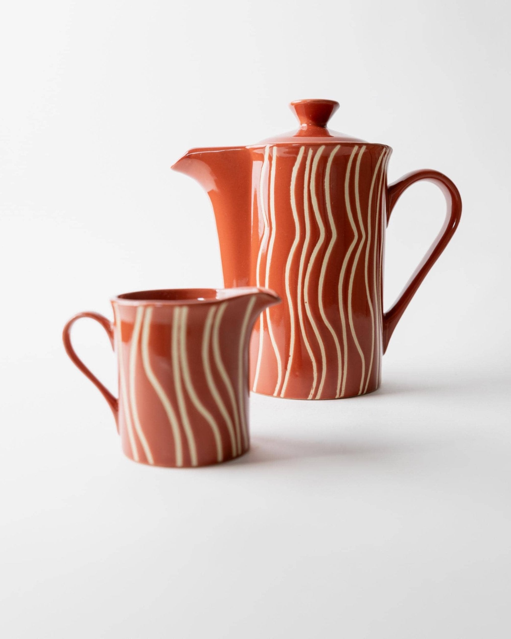 Vintage Keramik Teekanne mit Milchkännchen, Rostorange Streifenmuster